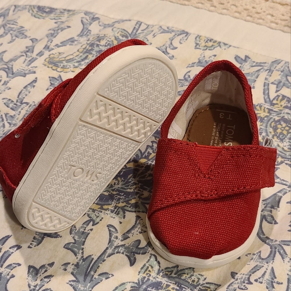 T3 baby Tom's. Like new condition